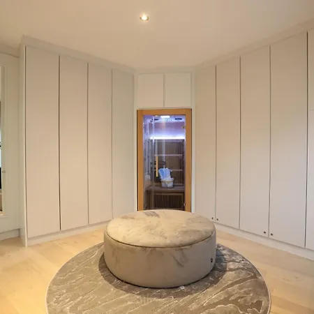 Villa Luxurious South *
